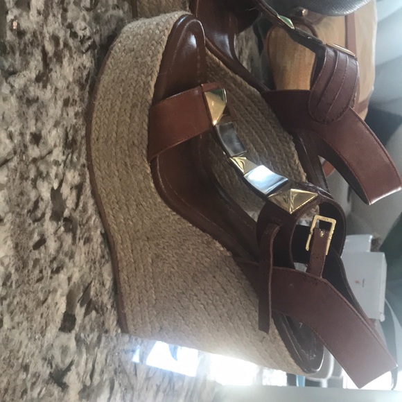 COPY - Kate Spade Tan wedge - Picture 3 of 4